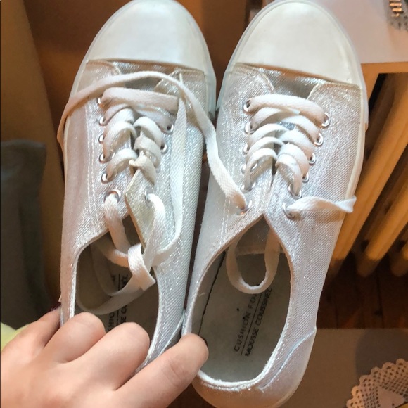 Glittered silver sneakers - Picture 3 of 8